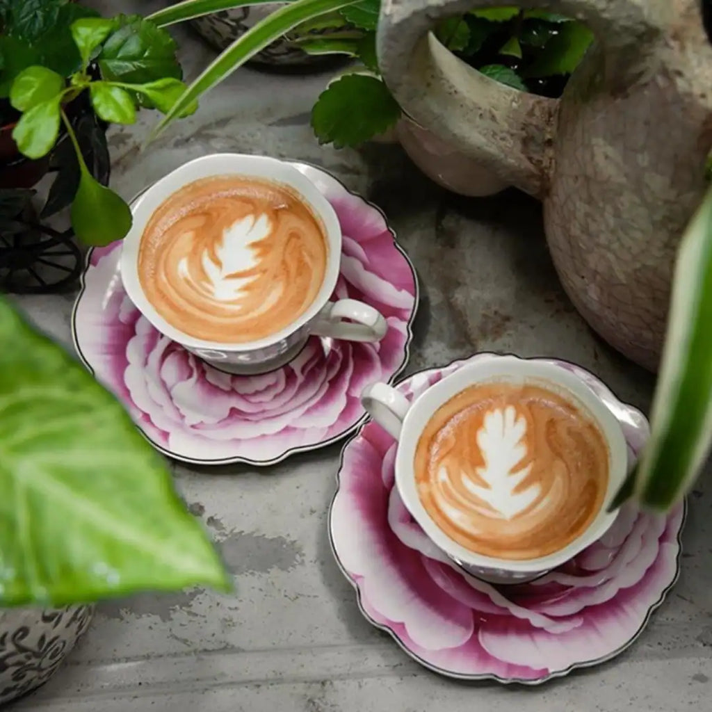 JENNA CLIFFORD – Wavy Rose Cup & Saucer In Gift Box