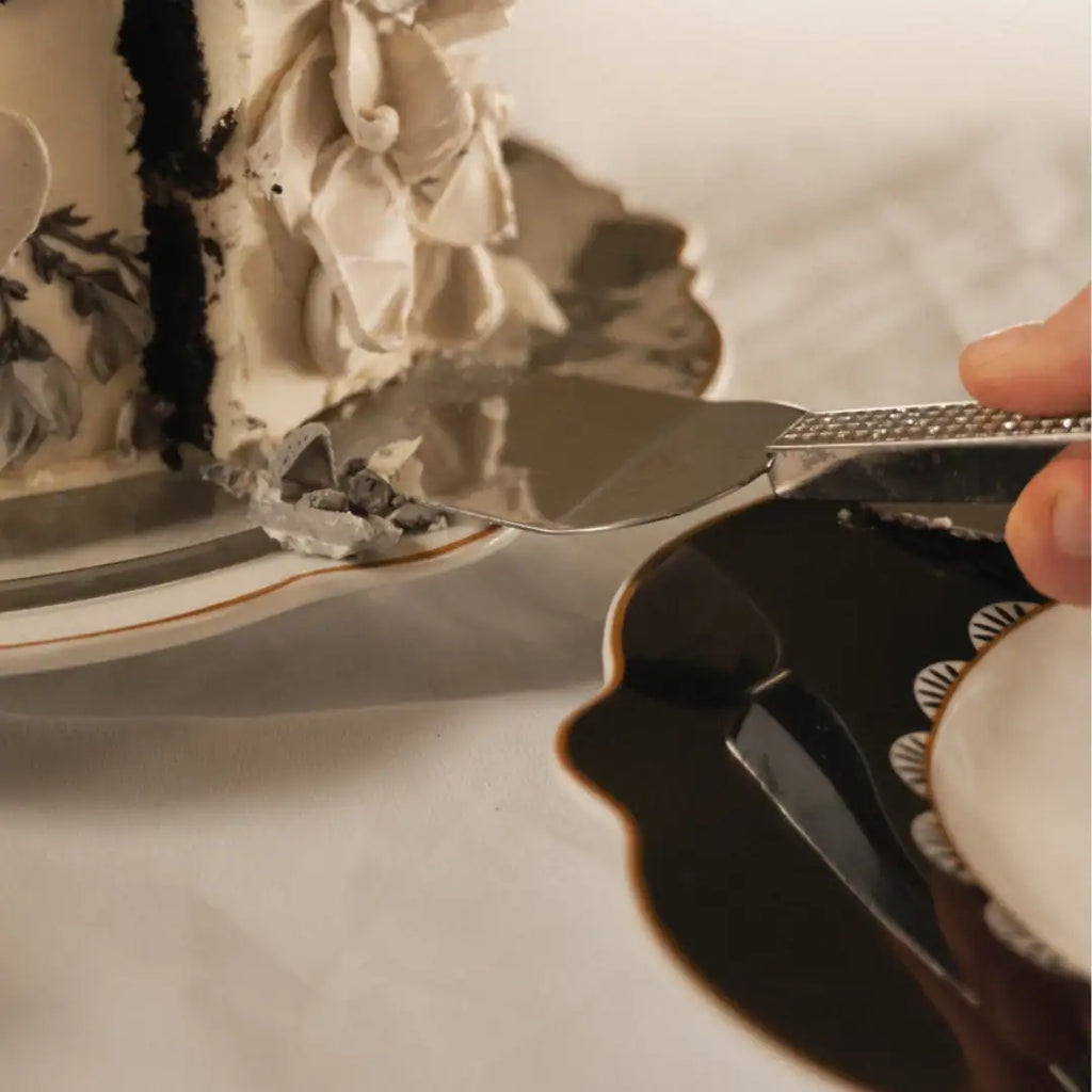 JENNA CLIFFORD – Black Rose Dinner Plate Set of 4