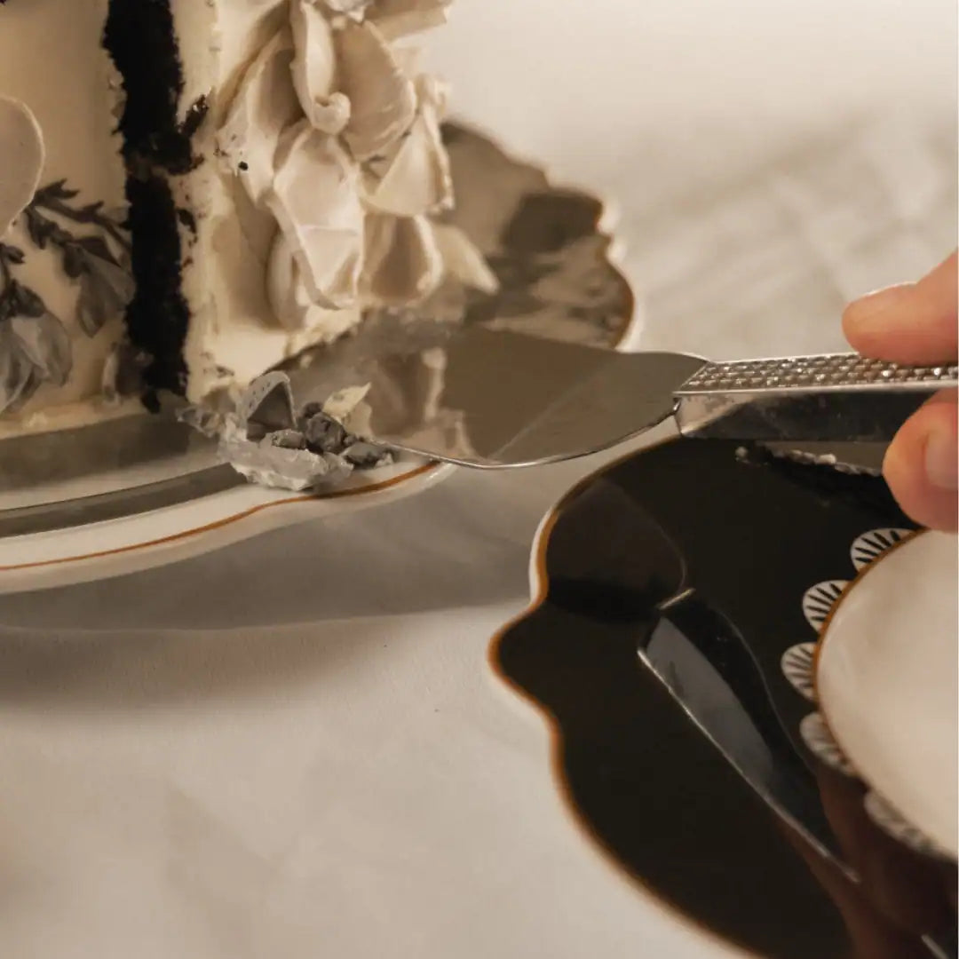 JENNA CLIFFORD – Black Rose Dinner Plate Set of 4