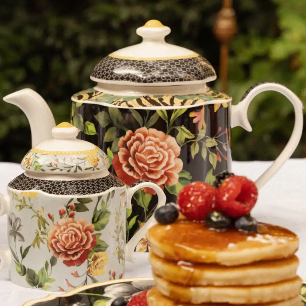 JENNA CLIFFORD – Botanica Rose Teapot