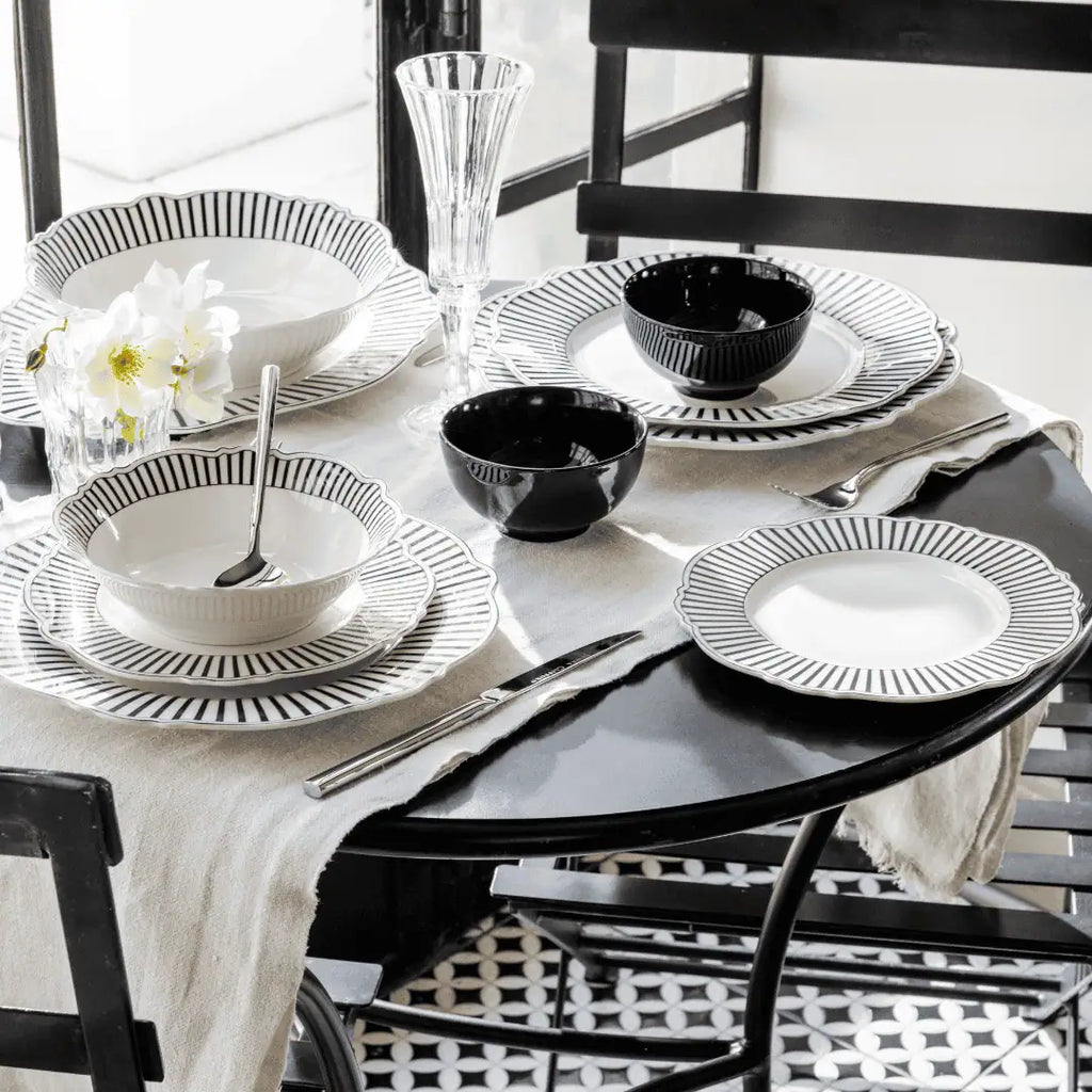JENNA CLIFFORD – Ivory Noir Side Plate Set of 4