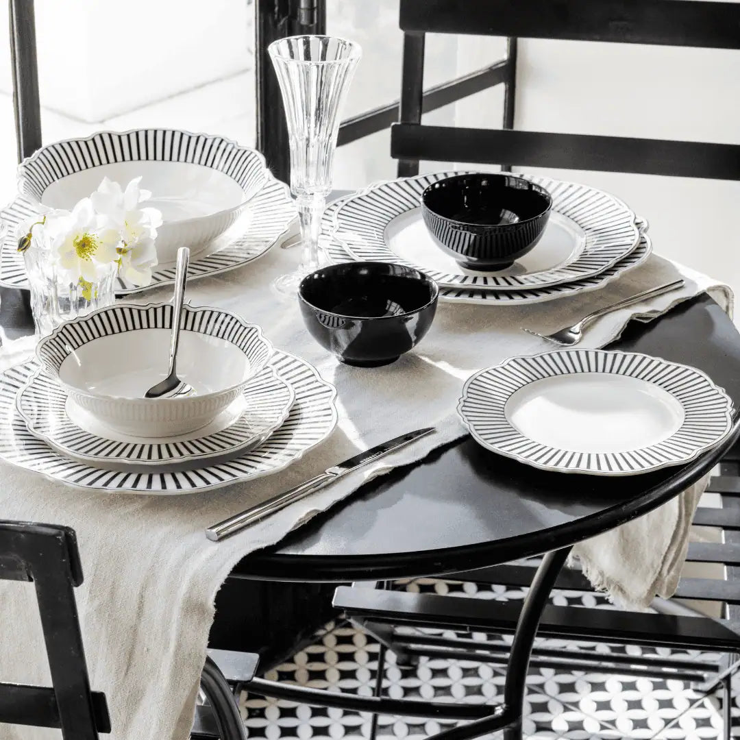 JENNA CLIFFORD – Ivory Noir Side Plate Set of 4