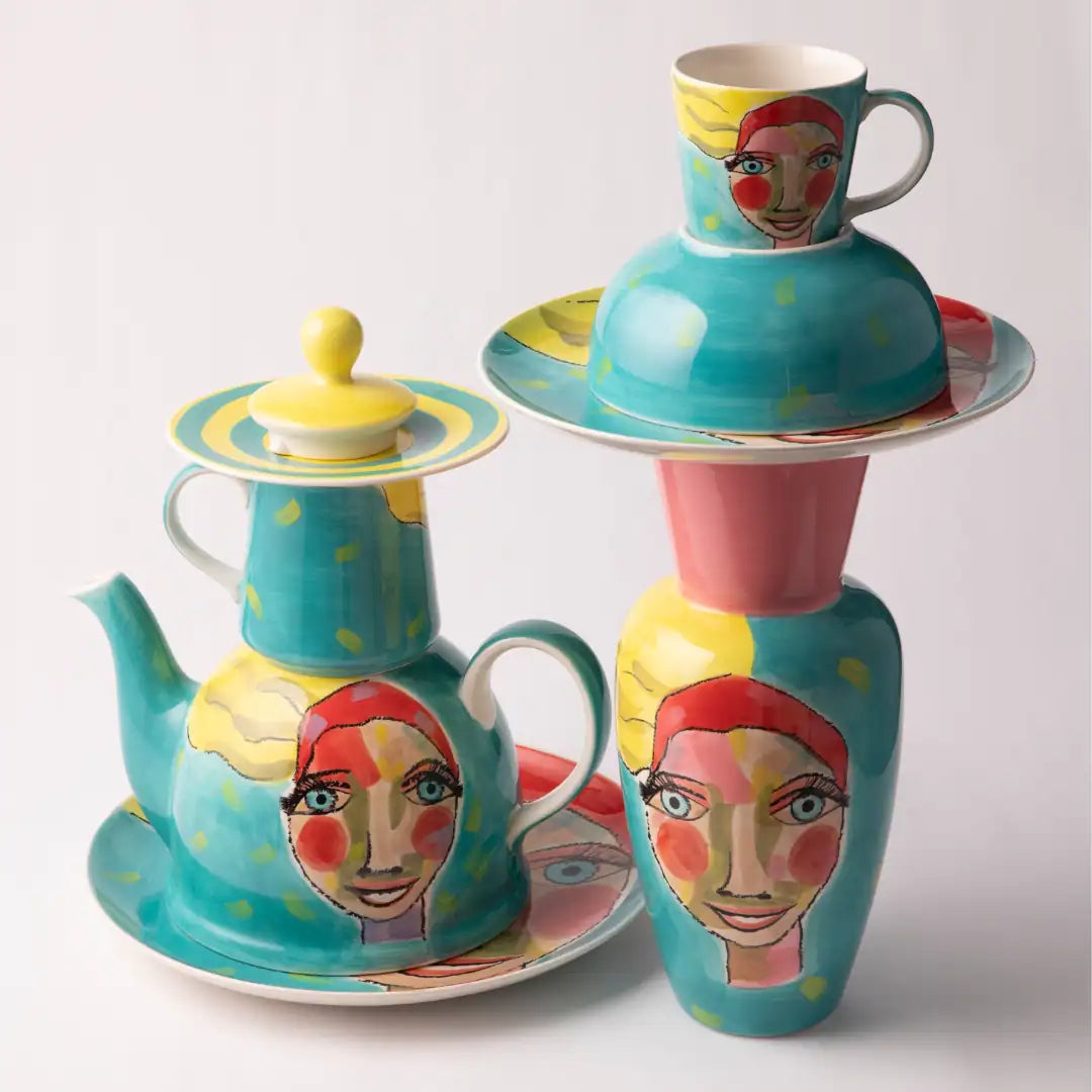 OLIVIA – Artist Lady Teapot